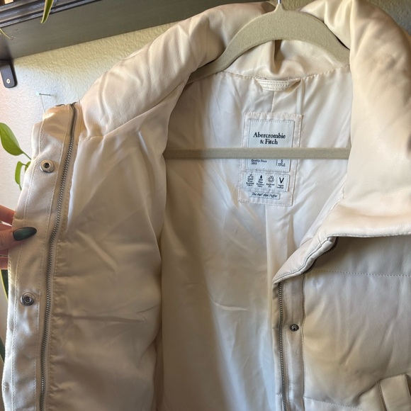 💚 Abercrombie And Fitch Cream mini zip up puffer jacket S - Picture 8 of 13